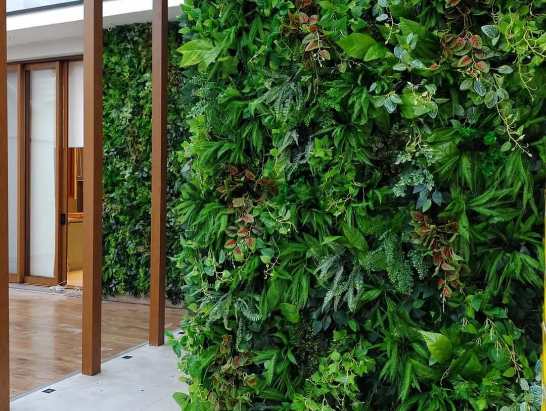 Muro verde sofisticado da Flórida Decorações em restaurante - projeto comercial premium